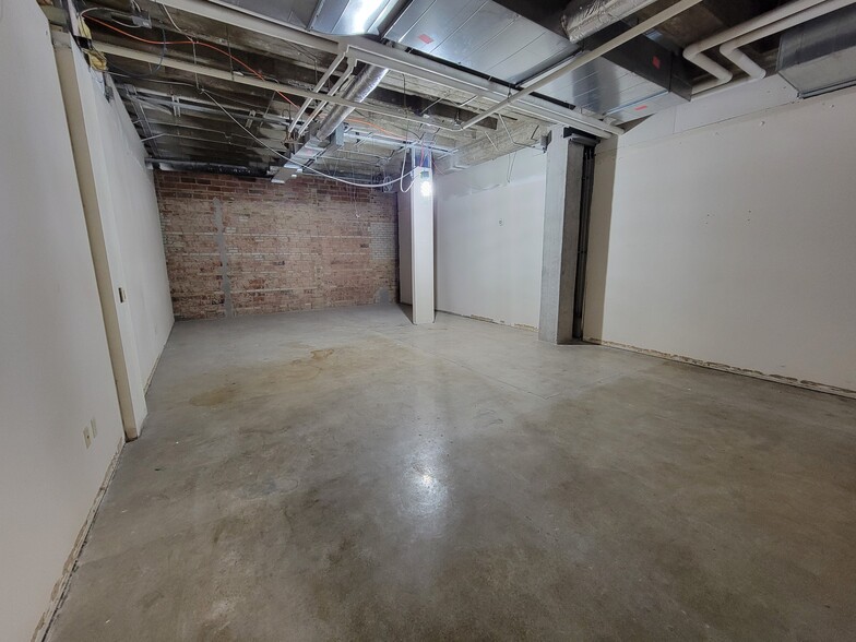 114 S Main Ave, Sioux Falls, SD for lease - Interior Photo - Image 3 of 10