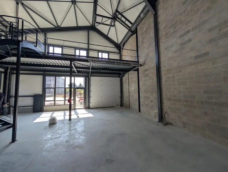 1 Rue René Dubos, Groslay for lease - Interior Photo - Image 3 of 16