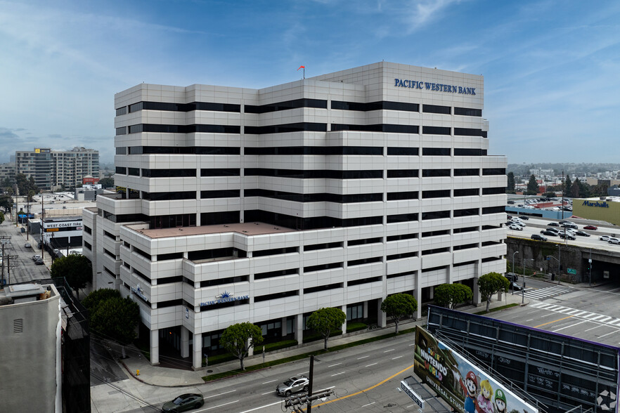 11150 W Olympic Blvd, Los Angeles, CA for lease - Building Photo - Image 3 of 8