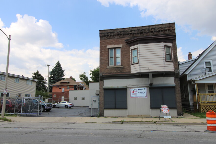 2818 W Lincoln Ave, Milwaukee, WI for sale - Building Photo - Image 1 of 1