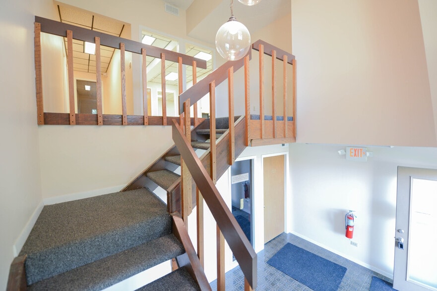 20620 Burl Ct, Joliet, IL for lease - Interior Photo - Image 2 of 11