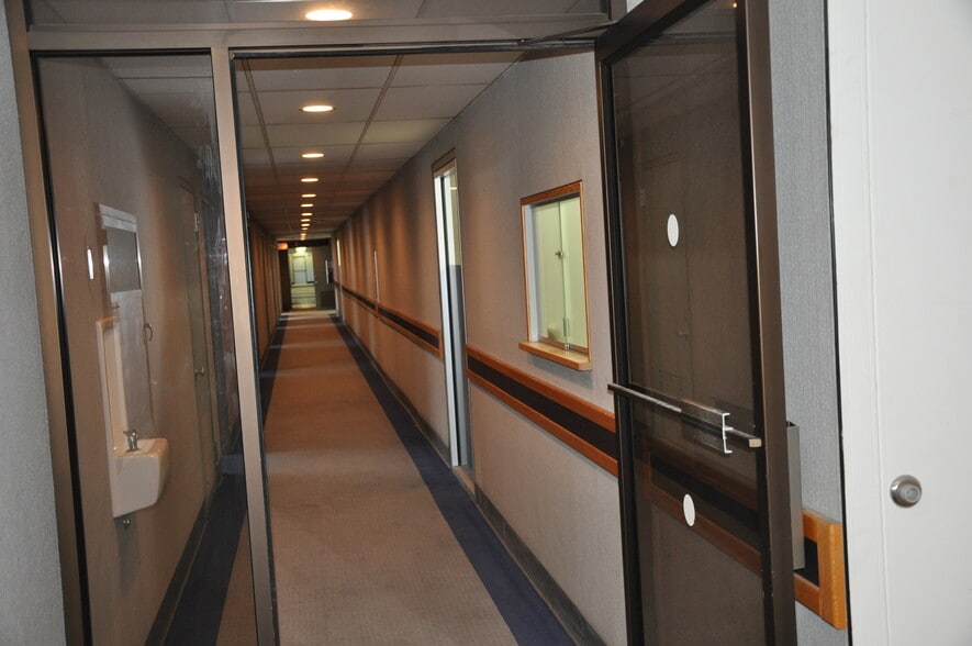 100 Carlson Rd, Rochester, NY for lease - Building Photo - Image 3 of 20