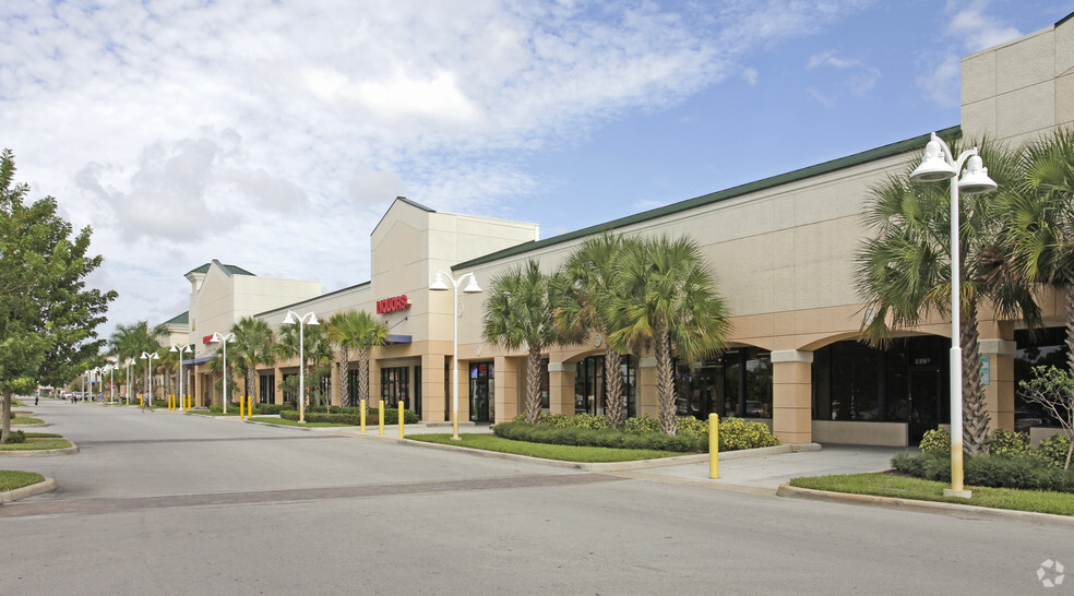 926 S Military Trl, West Palm Beach, FL for lease - Primary Photo - Image 2 of 9