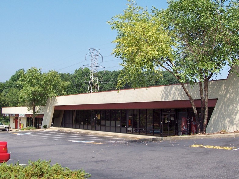 23011230110 Wade Hampton Blvd, Greenville, SC, 29615 Retail Space