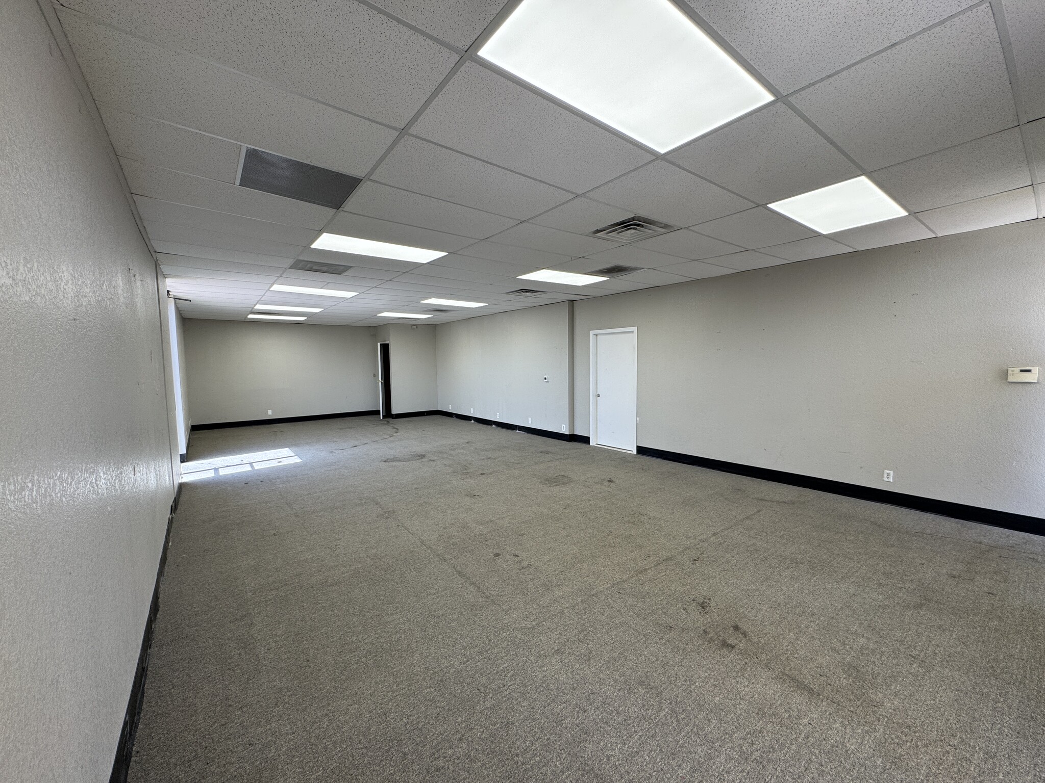 1555 E Flamingo Rd, Las Vegas, NV for lease Interior Photo- Image 1 of 2