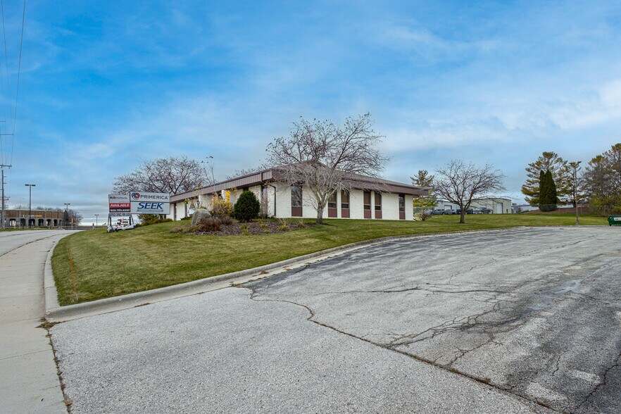 1316-1320 N Taylor Dr, Sheboygan, WI for lease - Building Photo - Image 1 of 16