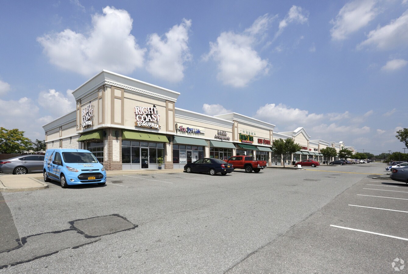 520 Commack Rd, Deer Park, NY, 11729 Retail Space For Lease