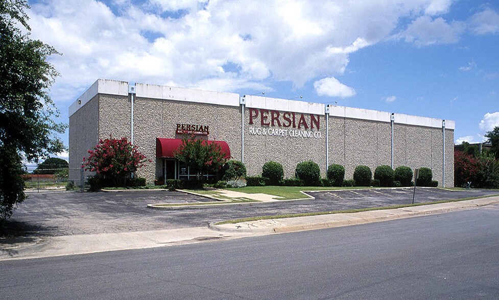 3411 Sheila Ln, Dallas, TX for sale - Building Photo - Image 1 of 1