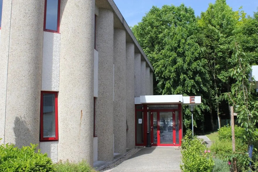 33 Rue Des Chardonnerets, Tremblay-en-France for lease - Building Photo - Image 2 of 6