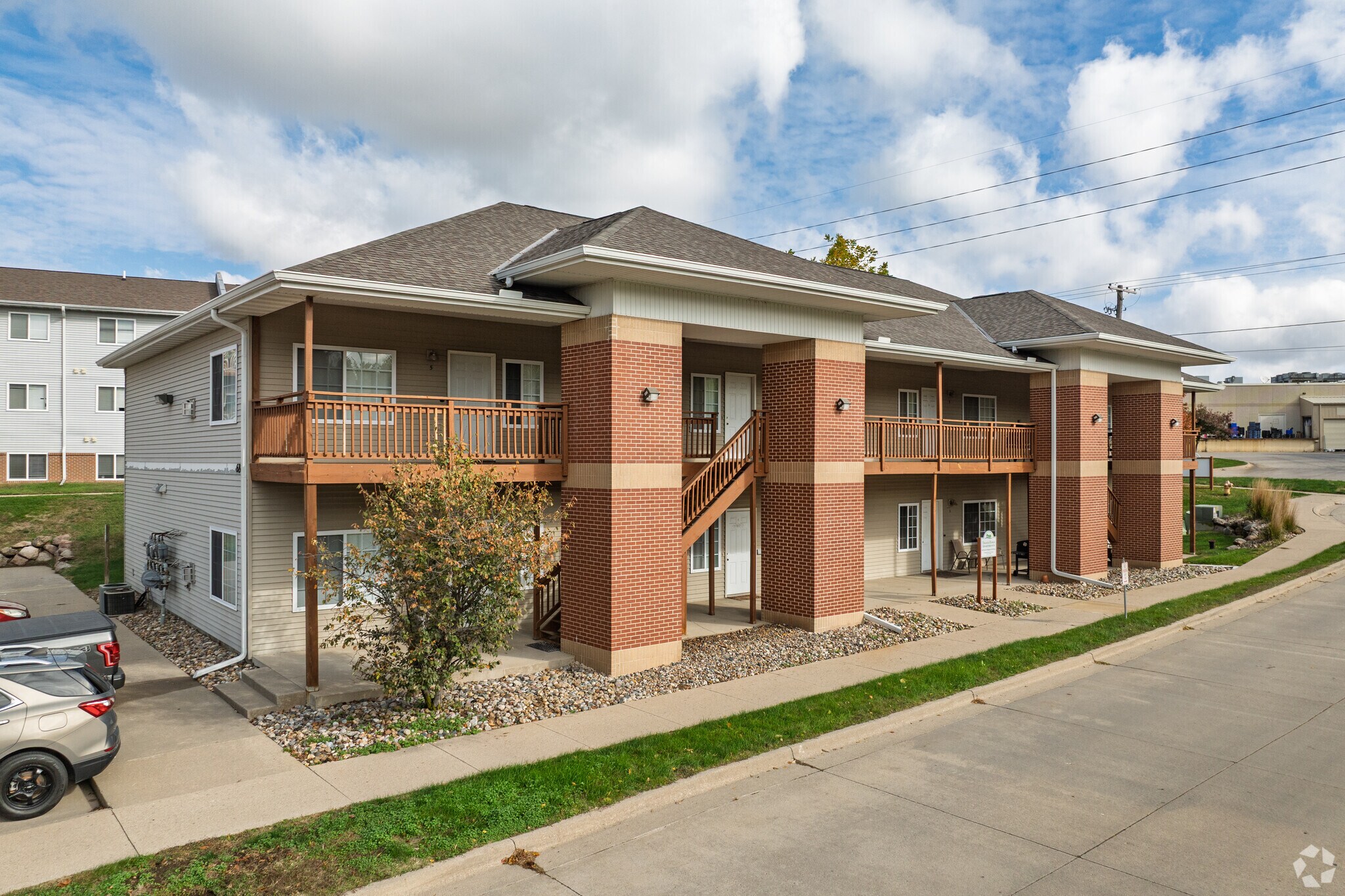 680 N Pleasant Hill Blvd, Pleasant Hill, IA for sale Primary Photo- Image 1 of 1