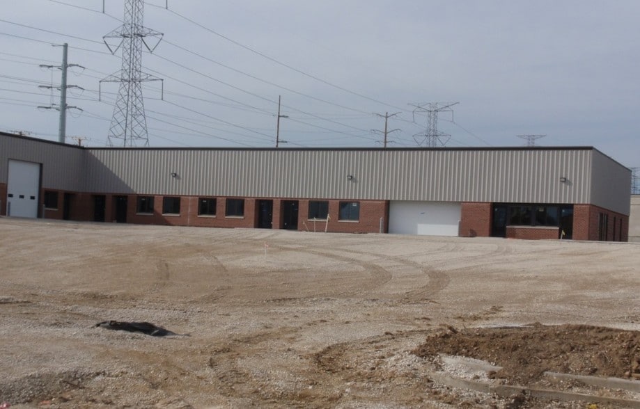 155 E Chicago St, Cary, IL for lease - Building Photo - Image 3 of 24
