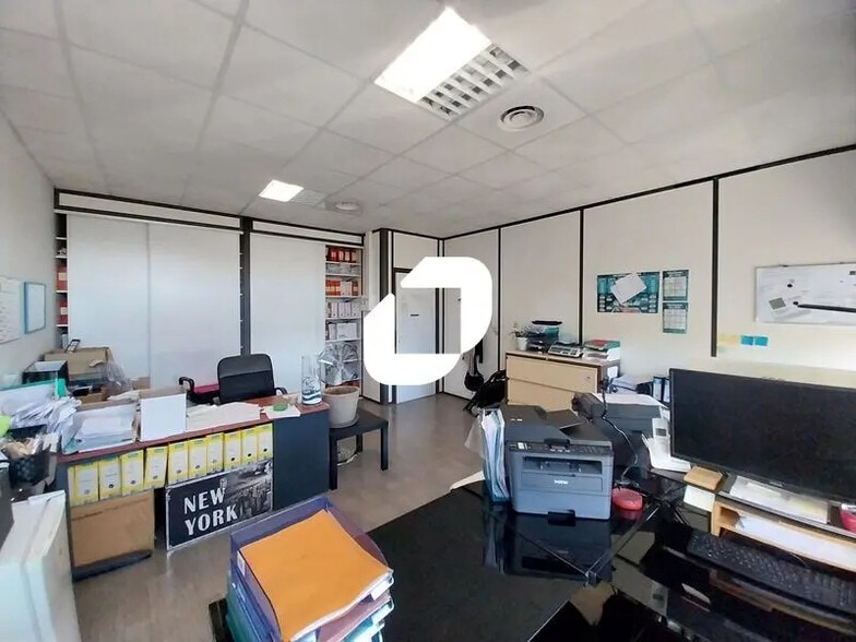 Office in Montpellier for lease - Interior Photo - Image 2 of 12
