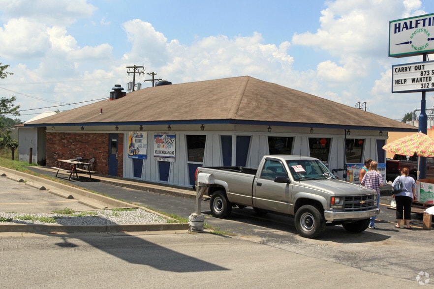 508 Lexington St, Versailles, KY for sale - Building Photo - Image 3 of 4