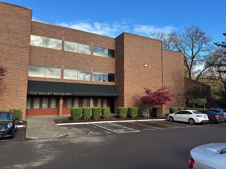 5441 S Macadam Ave, Portland, OR for lease - Building Photo - Image 2 of 20