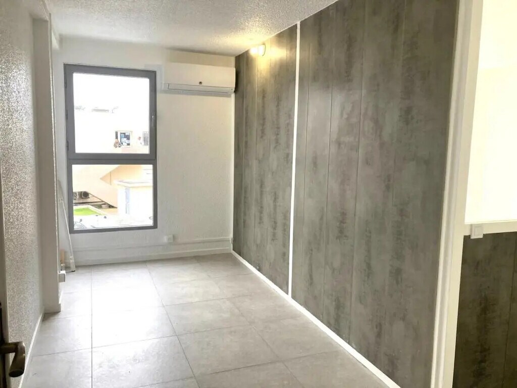 Location Bureaux 45 m² - Photo 1