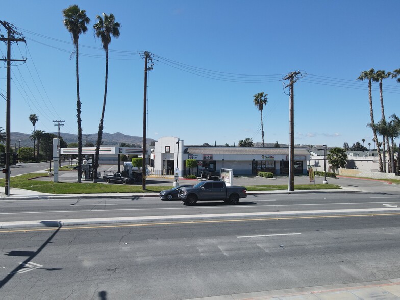 41995 Florida Ave, Hemet, CA for lease - Building Photo - Image 2 of 10