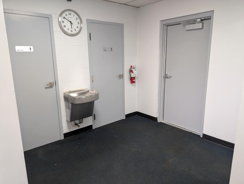 11353 Lebanon Rd, Cincinnati, OH for lease - Building Photo - Image 3 of 13