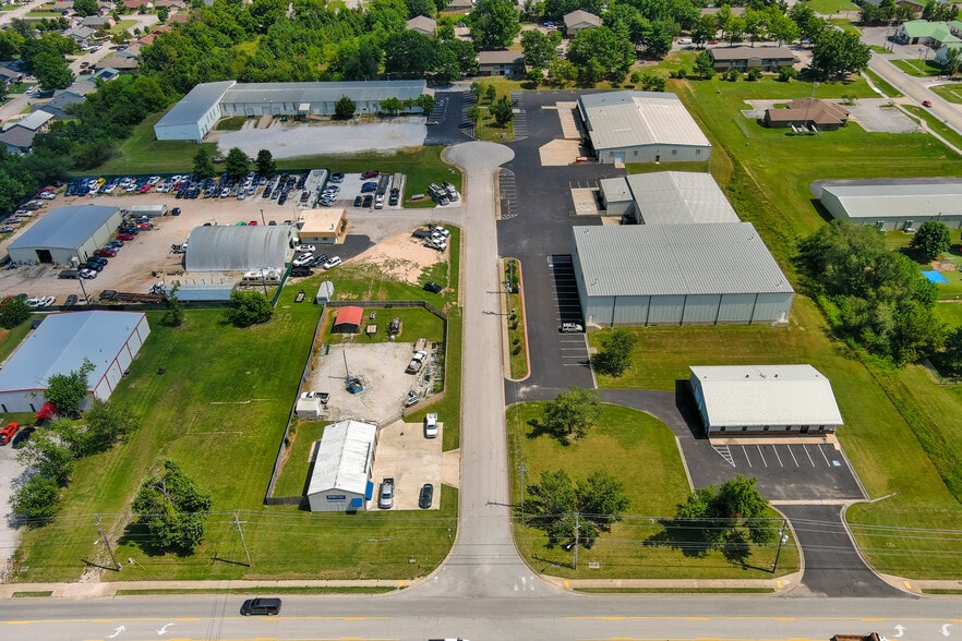Rogers Industrial Portfolio portfolio of 4 properties for sale on LoopNet.com - Building Photo - Image 2 of 12