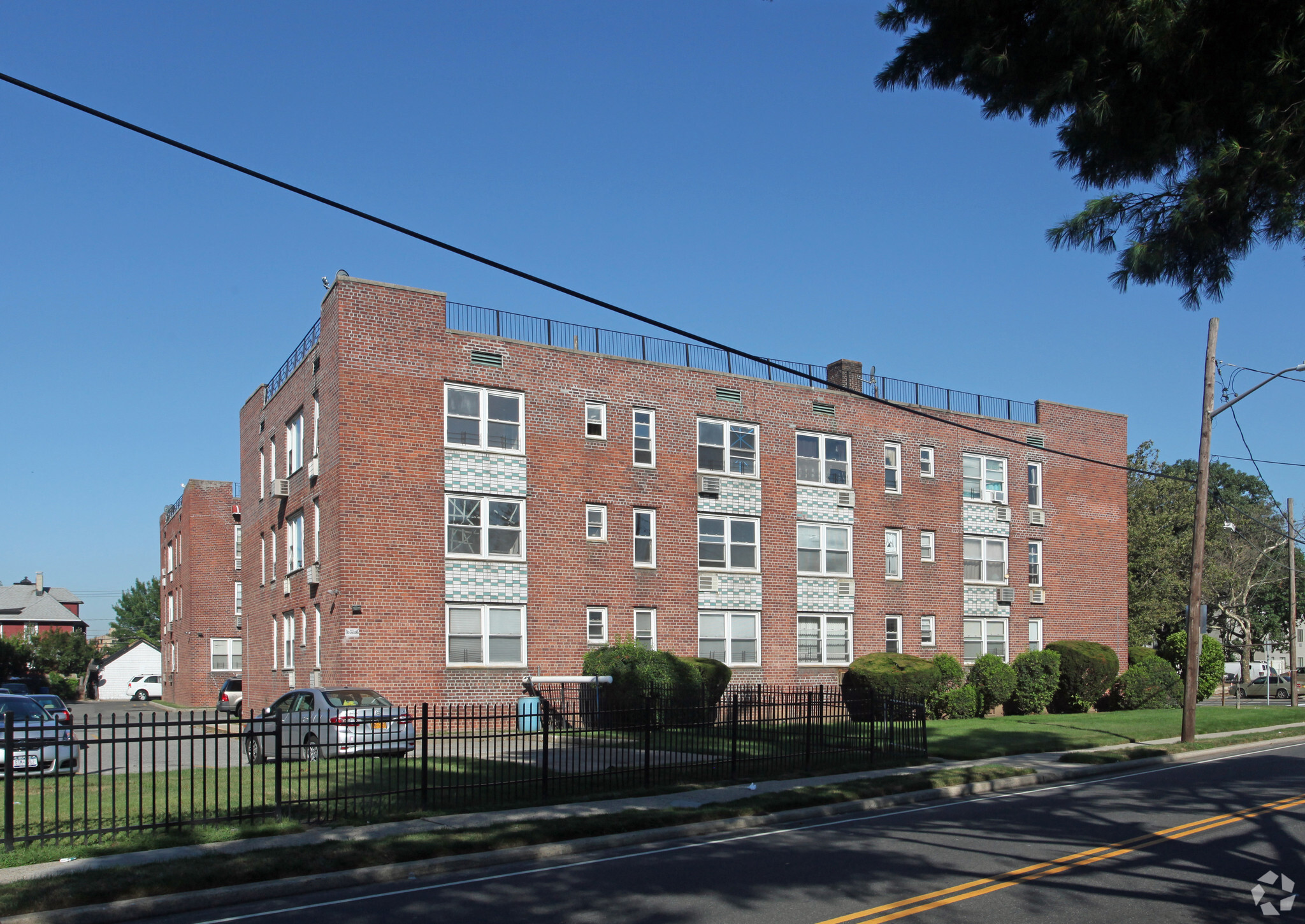 482 Front St, Hempstead, NY for sale Primary Photo- Image 1 of 1