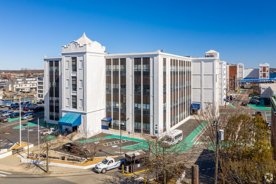 35 Congress St, Salem, MA 01970