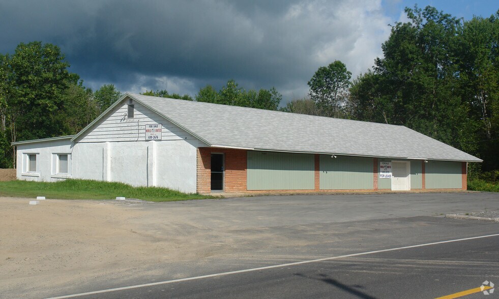 9289 Brewerton Rd, Brewerton, NY 13029