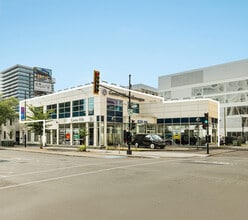 322-324 Rue Peel, Montréal, QC for lease Building Photo- Image 1 of 4