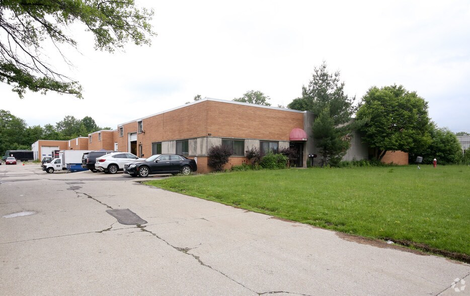 31525 Aurora Rd, Solon, OH for sale - Primary Photo - Image 1 of 1