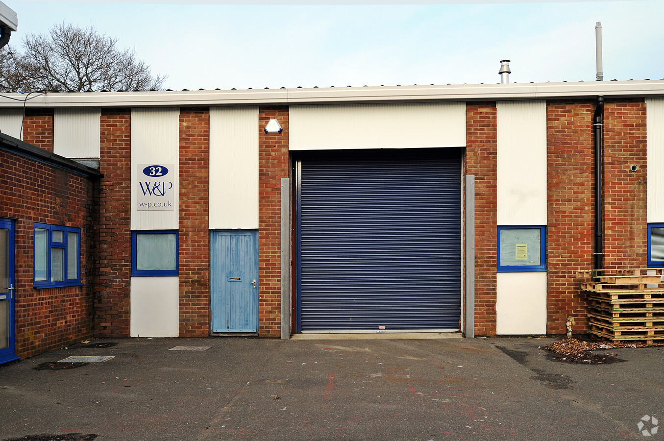 38 Station Road Industrial Estate, Hailsham, ESX BN27 2EY | LoopNet