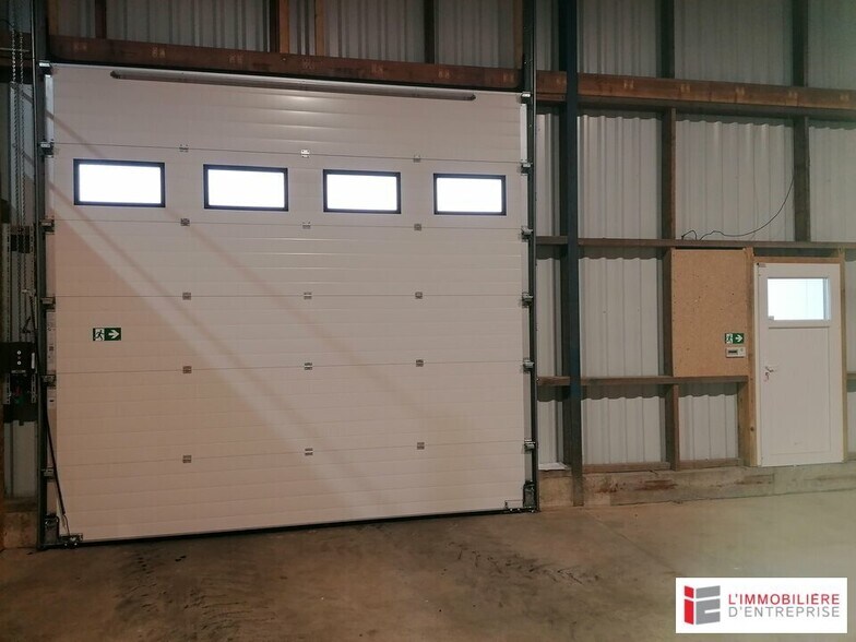 Flex in Lannion for lease - Interior Photo - Image 3 of 11