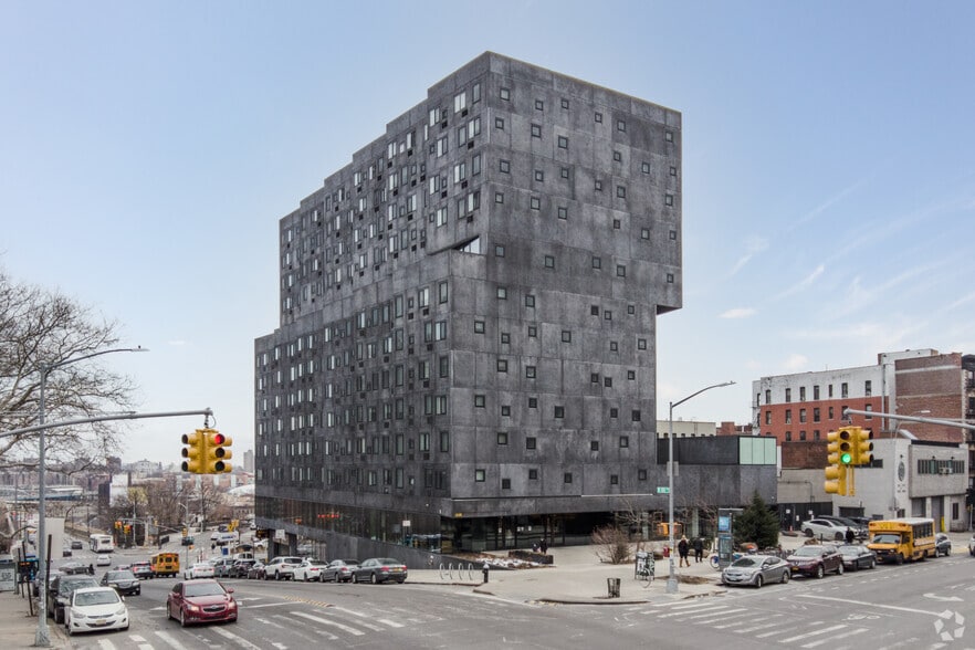 898 Saint Nicholas Ave, New York, NY 10032