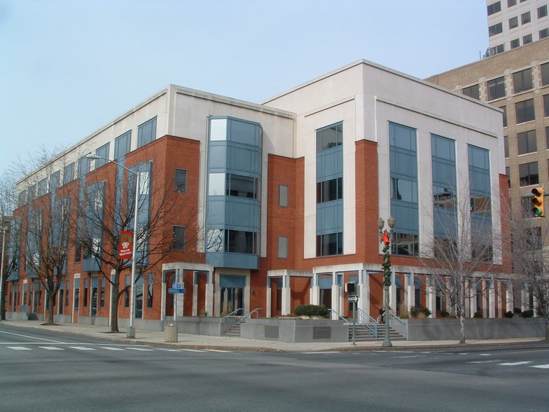 100 Market St, Harrisburg, PA for lease - Building Photo - Image 1 of 3