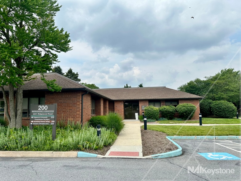 2201 Ridgewood Rd, Wyomissing, PA for sale - Building Photo - Image 3 of 51