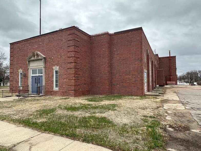 409 E Adams St, Oneill, NE for sale - Building Photo - Image 2 of 19