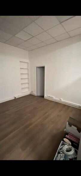 Office in Paris for sale - Interior Photo - Image 1 of 2