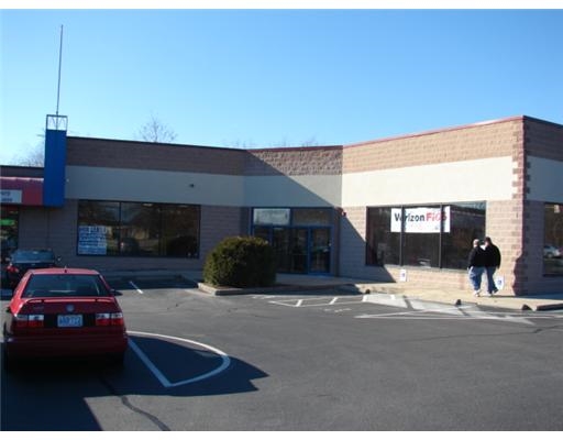 1702-1726 Mendon Rd, Lincoln, RI for lease - Building Photo - Image 3 of 9