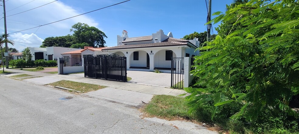 1721 SW 24th Ter, Miami, FL for sale - Building Photo - Image 2 of 79