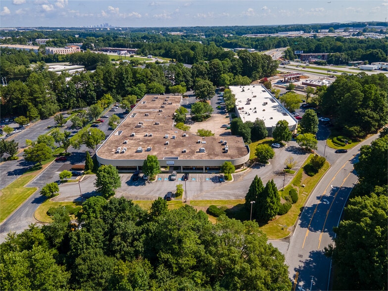485 Atlanta South Pky, Atlanta, GA for sale - Primary Photo - Image 1 of 13