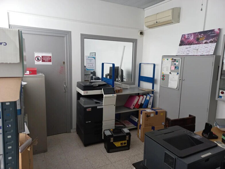 Flex in Vitrolles for lease - Building Photo - Image 3 of 8