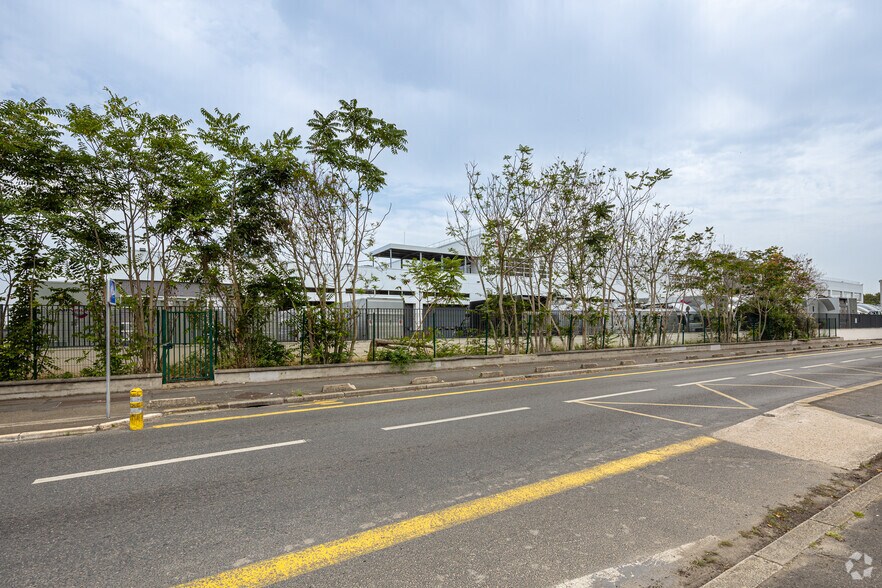 Flex in Gennevilliers for lease - Building Photo - Image 2 of 2