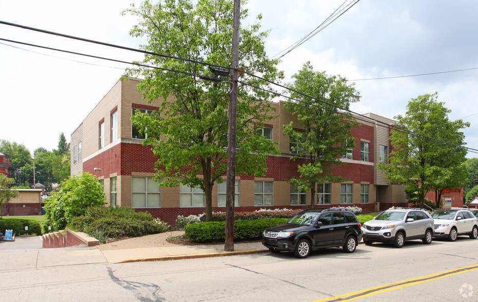 5608 Wilkins Ave, Pittsburgh, PA for sale - Building Photo - Image 2 of 7