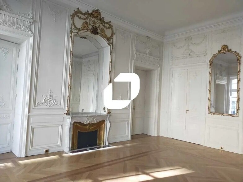 Office in Bordeaux for lease - Interior Photo - Image 2 of 9