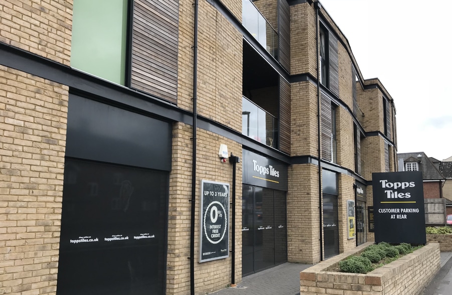 131-141 Goldsworth Rd, Woking for lease - Building Photo - Image 2 of 8