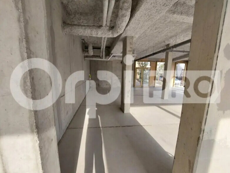 Retail in Bordeaux for lease - Interior Photo - Image 3 of 5