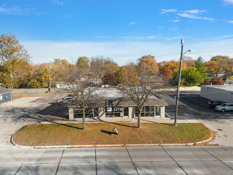 26600 Harper Ave, Saint Clair Shores, MI for lease - Building Photo - Image 1 of 10