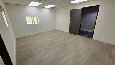 15130-15132 Ventura Blvd, Sherman Oaks, CA for lease Interior Photo- Image 2 of 5