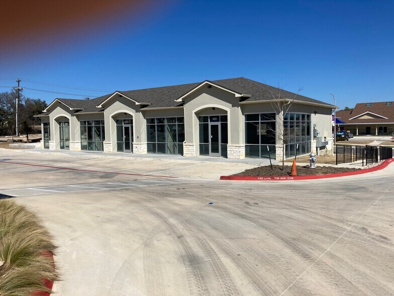 10824 E Crystal Falls Pkwy, Leander, TX 78641