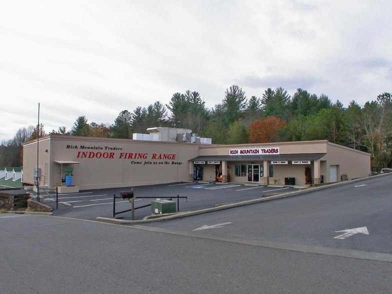 123 Maddox Cir, Ellijay, GA for sale - Primary Photo - Image 1 of 7