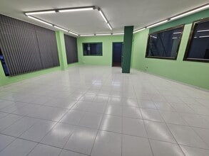 Retail in Sant Joan de Vilatorrada, Barcelona for lease Interior Photo- Image 2 of 14