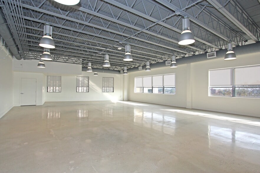 5150 Wilshire Blvd, Los Angeles, CA for lease - Interior Photo - Image 2 of 5