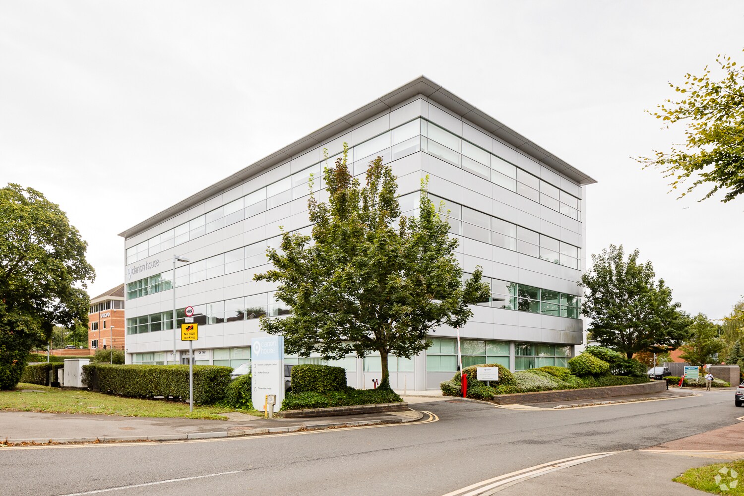 Concorde Rd, Maidenhead for lease Primary Photo- Image 1 of 9